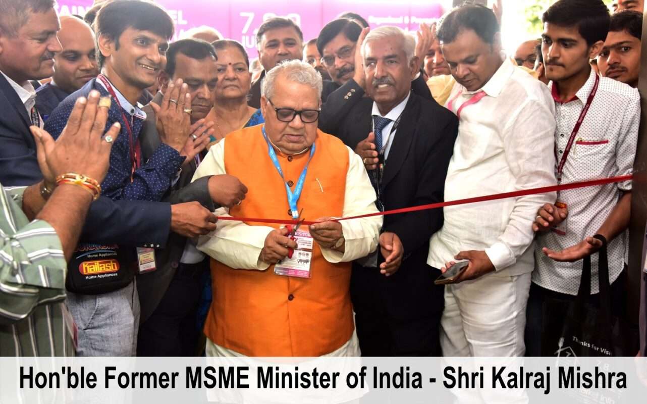 karlaj-mishra-in-houseware-show-MSME-minister